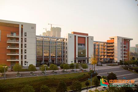 四川文理学院博文楼空调,博文达理厚德笃行