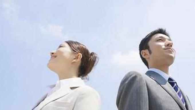 在单位被领导孤立同事挤兑怎么办,被同事挤兑最好的解决方法