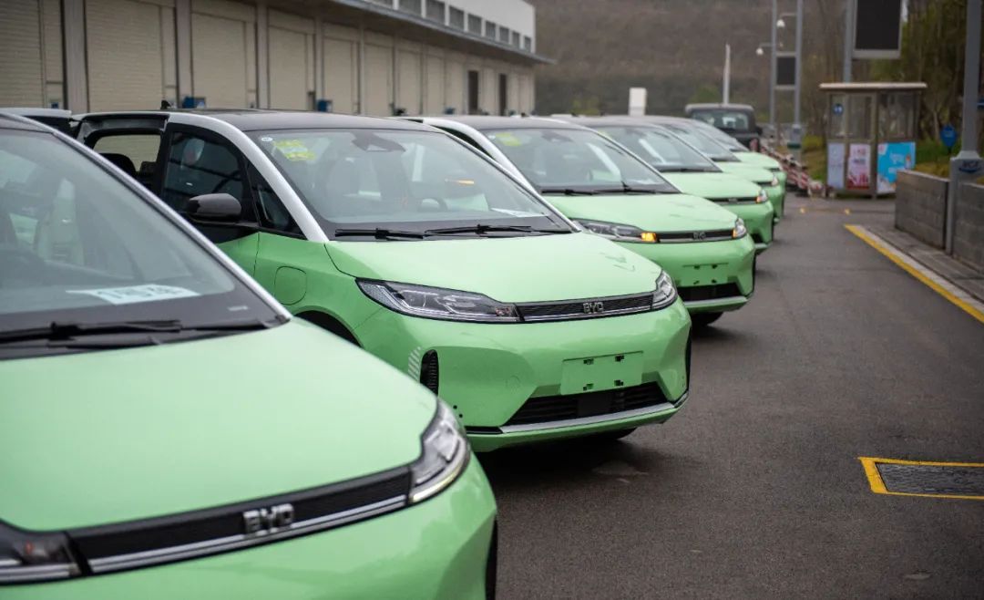 买车不如坐滴滴,现在买新车跑滴滴值不值