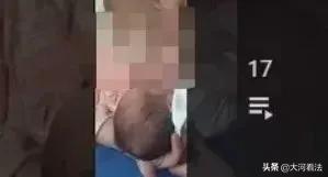 “关注我，给你看我妈洗澡！”