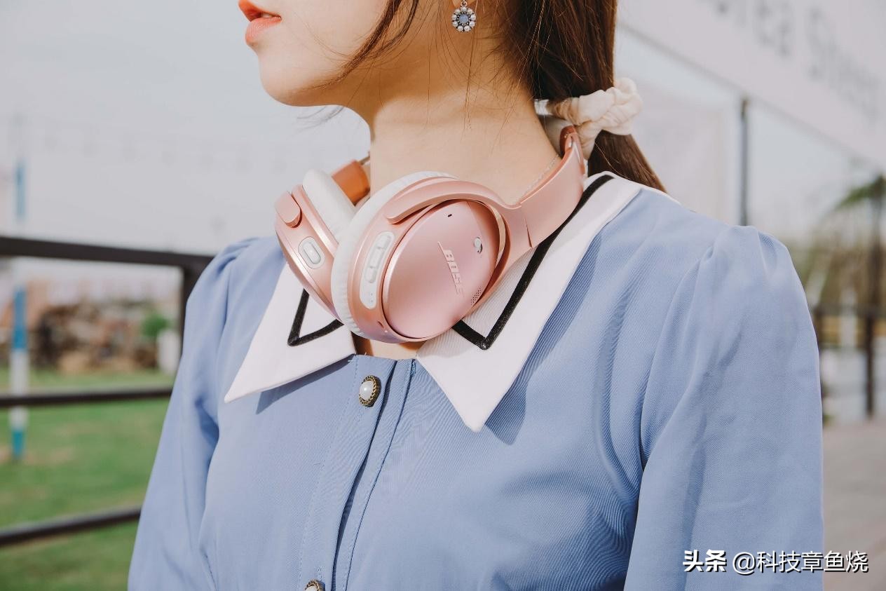 你说我馋BoseQC35II的颜色，其实我更馋它的声音