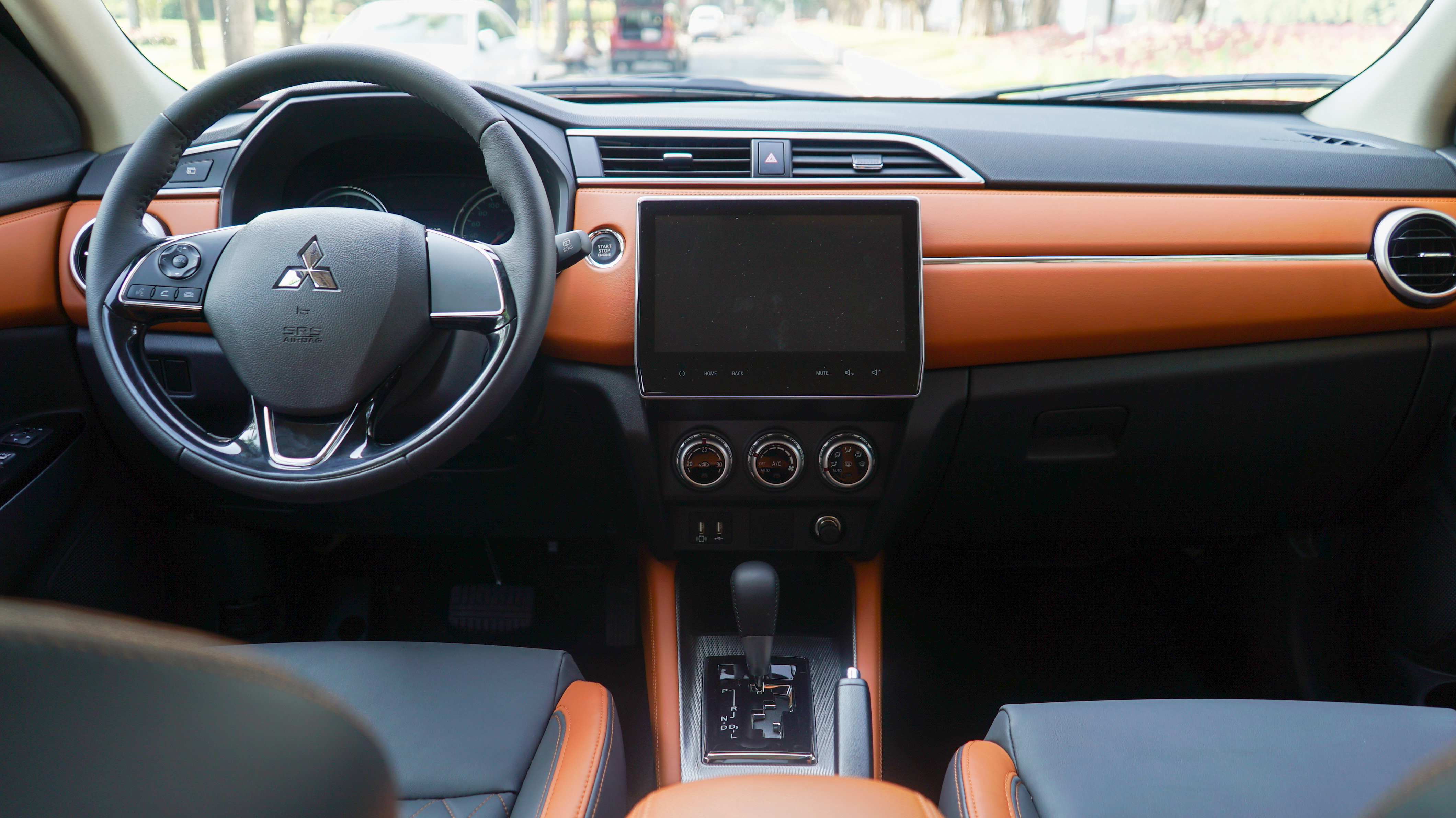 最新三菱劲炫评价,三菱欧蓝德经典vs进口劲炫asxphev