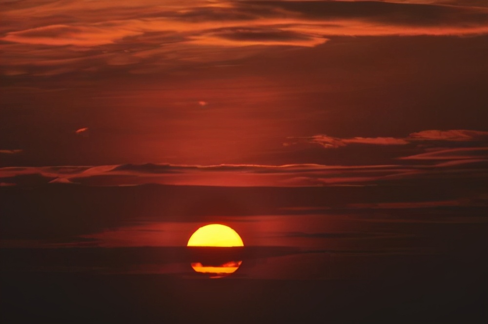 专家谈沈阳上空光柱拍摄位置,沈阳天空现光柱