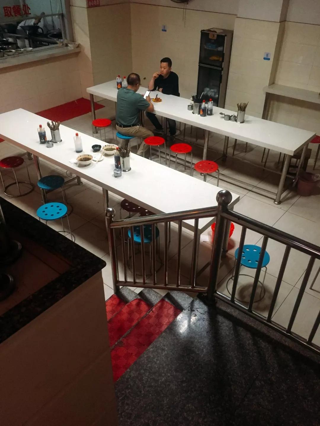 一碗米线斩群妖|我在昆明这5家米线店跪得端端正正