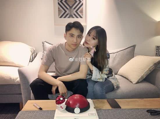 中国足球名宿范志毅娶漂亮小娇妻,上海足球名将范志毅