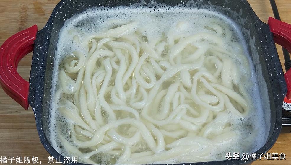 面条我从来不买，教你秘制新做法，一根面煮一锅，连吃10天也不腻