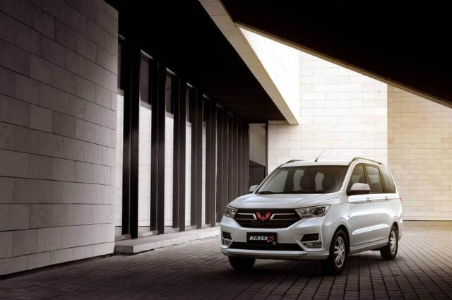 五菱宏光s和五菱宏光v拉货,好车不贵经济实惠五菱宏光s