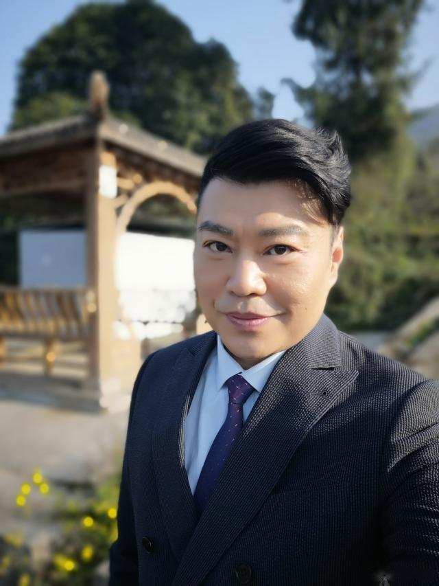 黎耀祥曝TVB辛酸史，梁朝伟拍《侠客行》睡到口吐“白沫”