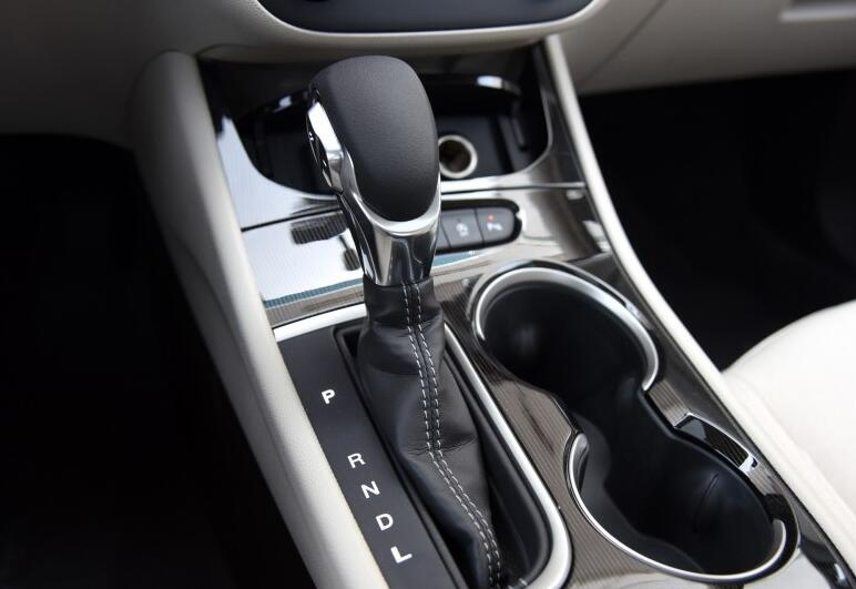 车长超4米7油耗仅6.3L的合资*级A**车3年车龄的别克威朗6万多值吗