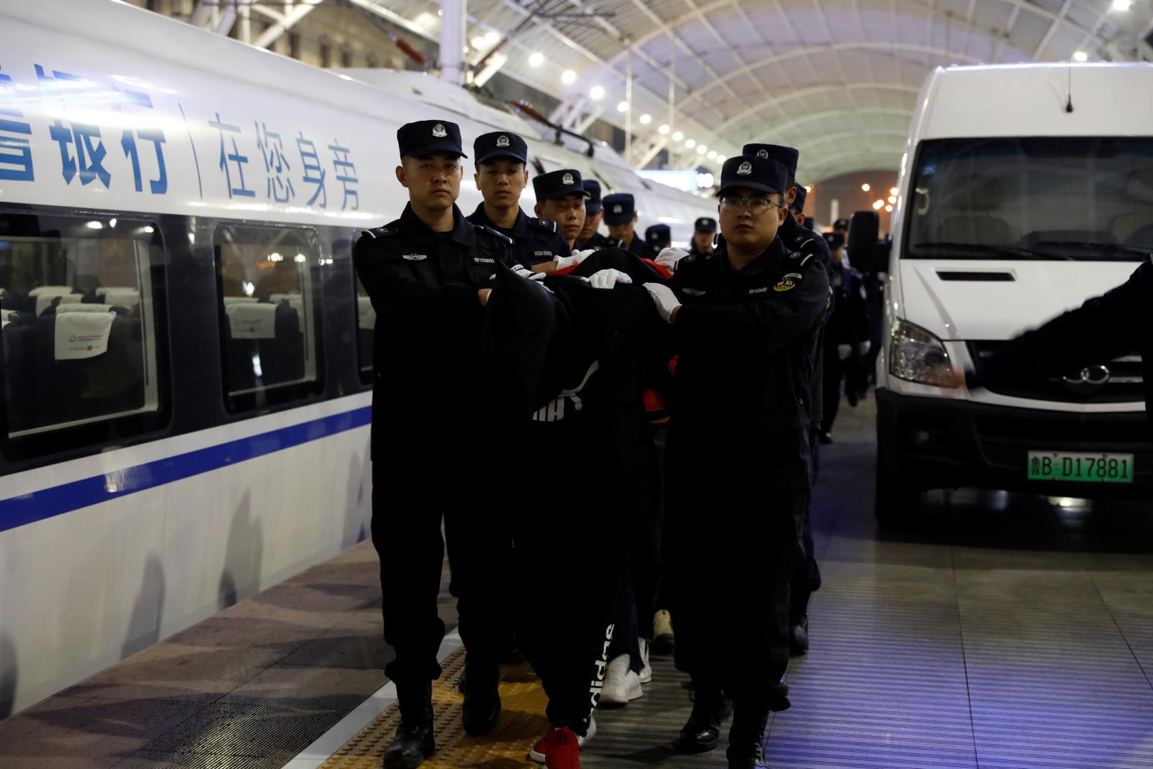 “90后”家族式组团诈骗微商，疯狂做案127起，胶州警方打掉一诈骗微商代理费犯罪团伙