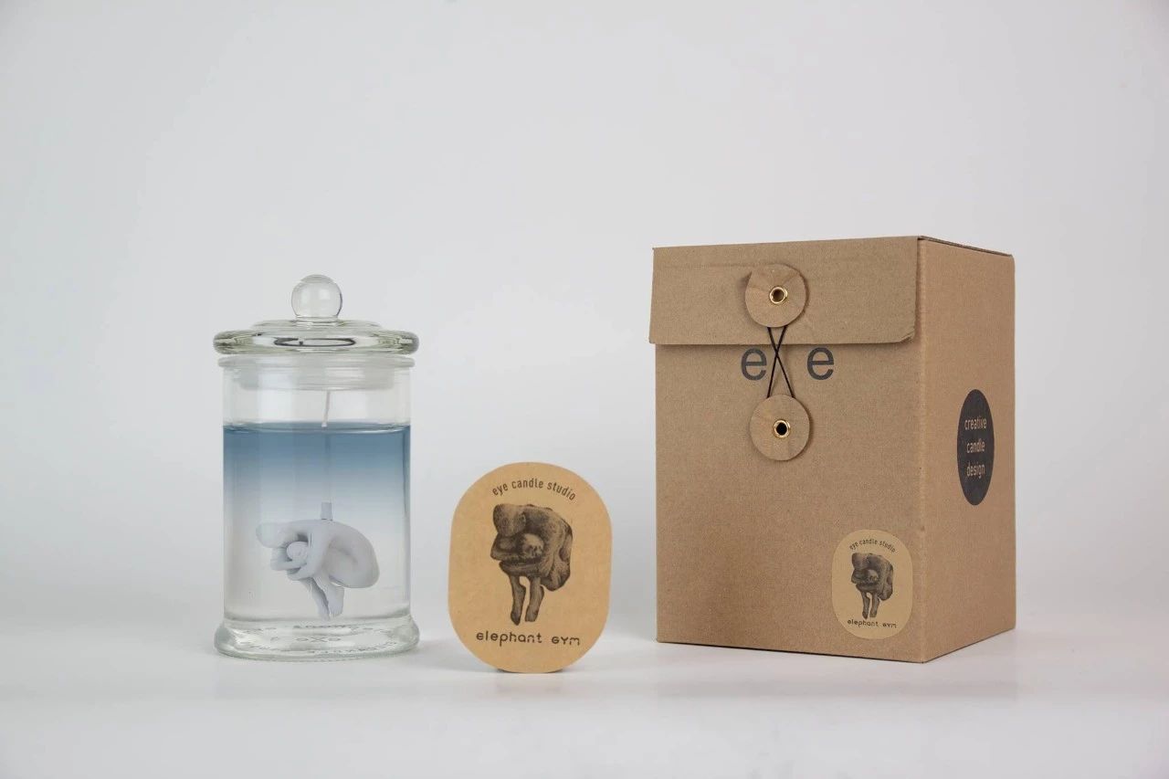 蜡烛、*袜丝**、痒痒挠...乐队们的清奇周边