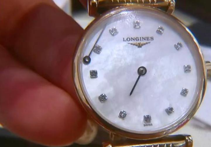 1万2买的“浪琴表”，戴半个月指针脱落了？商家：去找工商吧