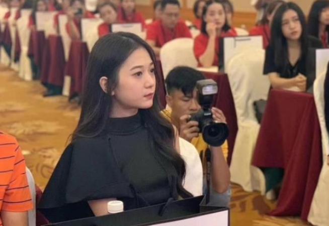 网红董事长张曼如：23岁手握78亿资产，跻身成功人士全靠编？