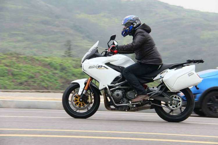 最好听最便宜的四缸机车,国产巡航双缸水冷机车推荐