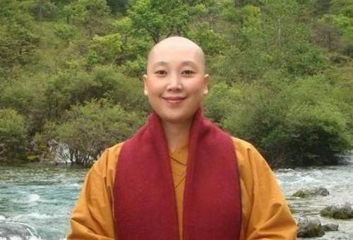 李娜演唱青藏高原背后的故事,一代歌后李娜凭青藏高原爆红