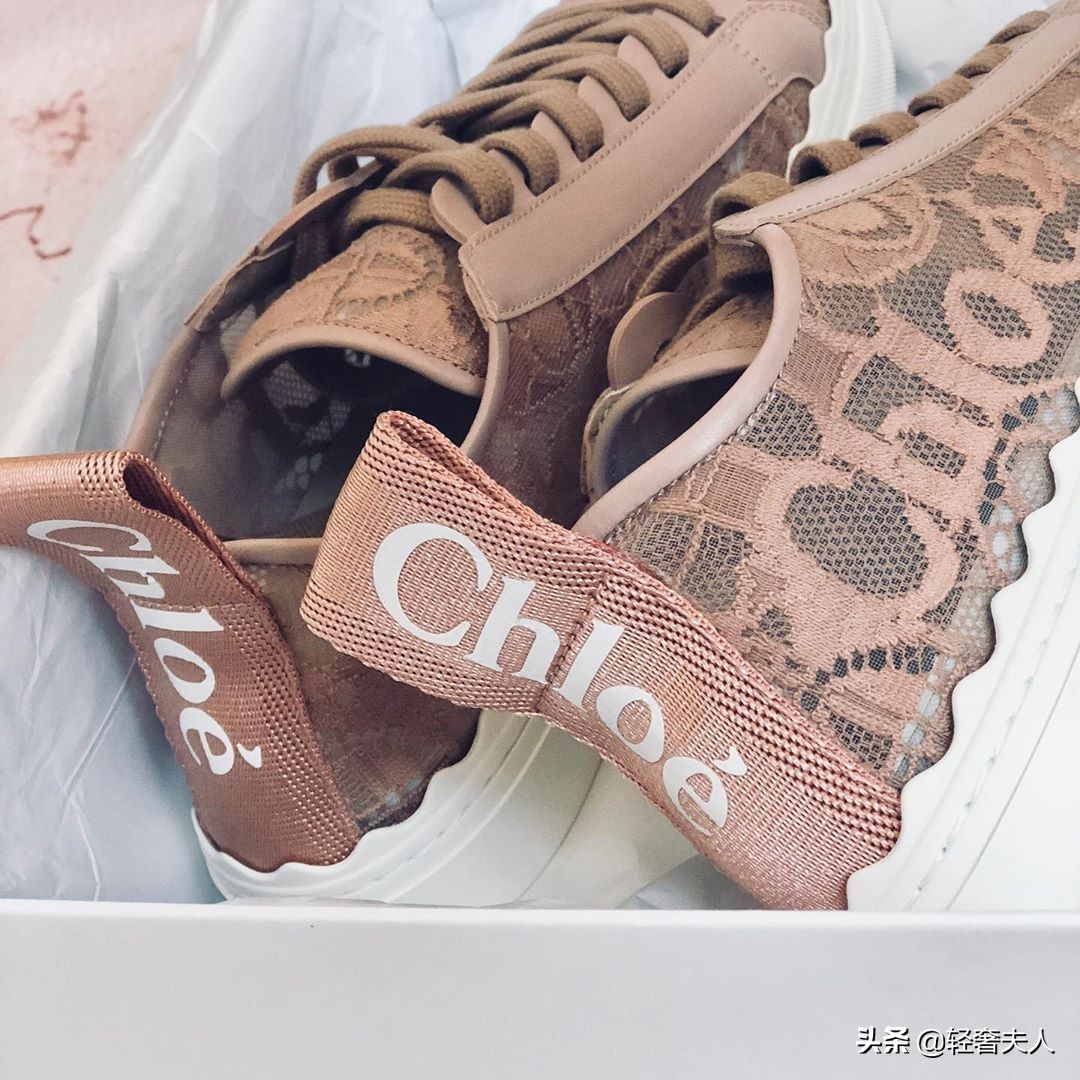 匡威小粉鞋搭配秋冬,匡威阿迪达斯高帮鞋搭配