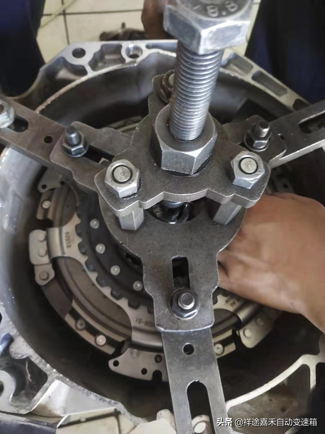 朗行变速箱异响解决方法,大众朗行变速箱呼呼异响