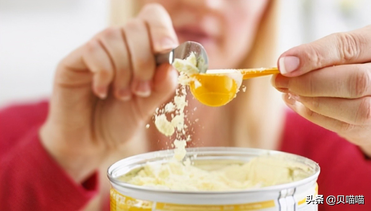 冲泡奶粉应该怎么摇晃,冲奶粉时用哪些方法加快奶粉溶解