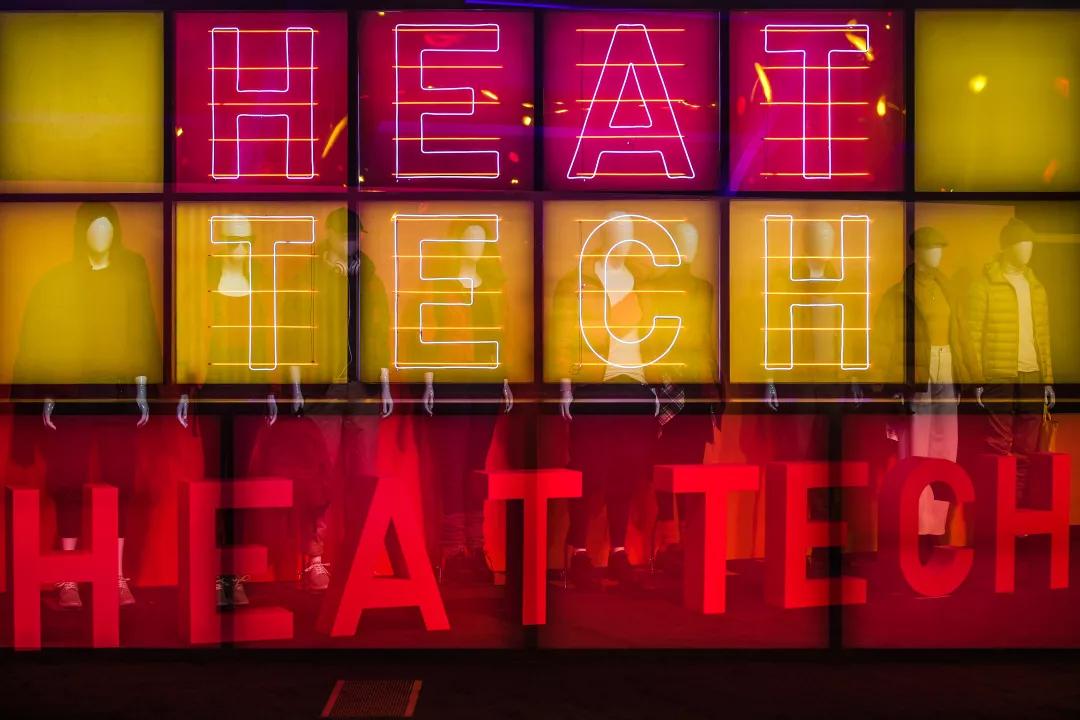 冬天下身穿暖和还是上身穿暖和,冬天想穿的很薄也保暖怎么穿