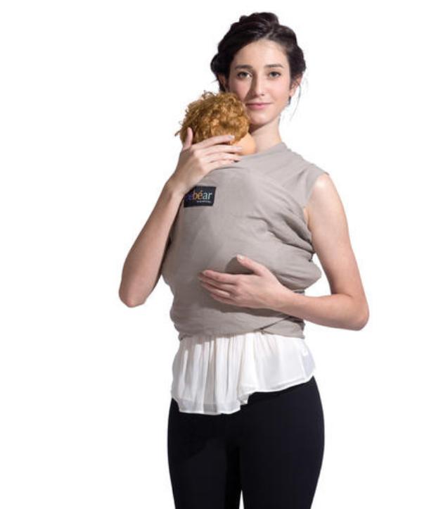 新生儿如何抱才是正确的姿势呢,新生儿怎么抱姿势正确简单