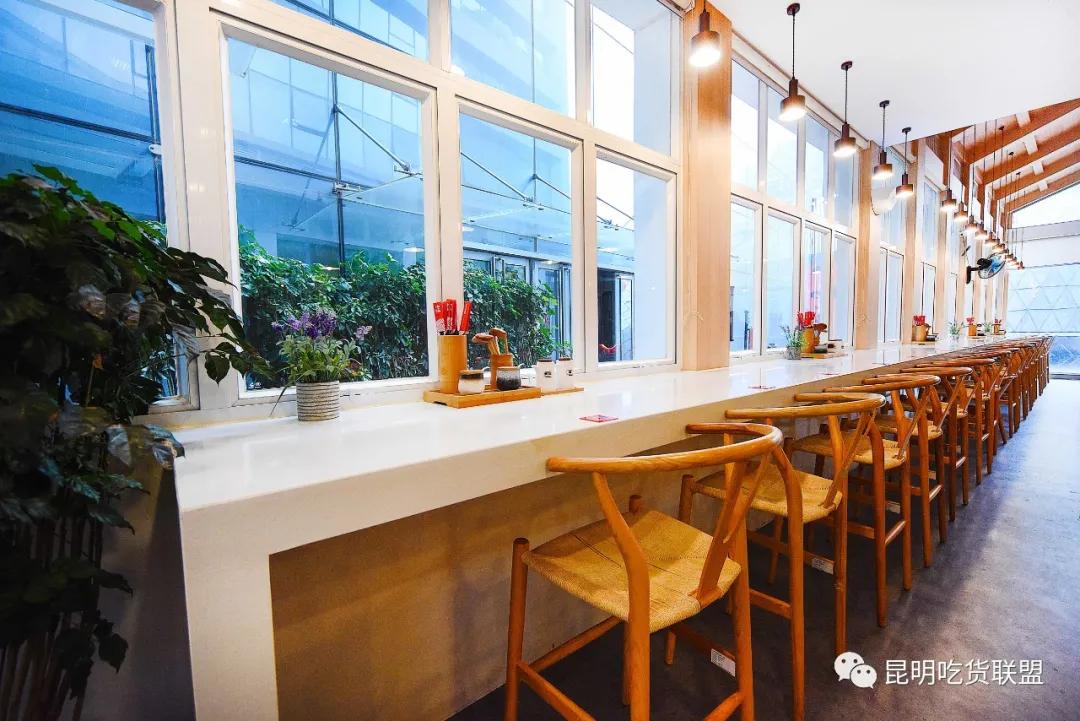 昆明老街附近哪家过桥米线好吃,昆明过桥米线百年老店哪家最正宗