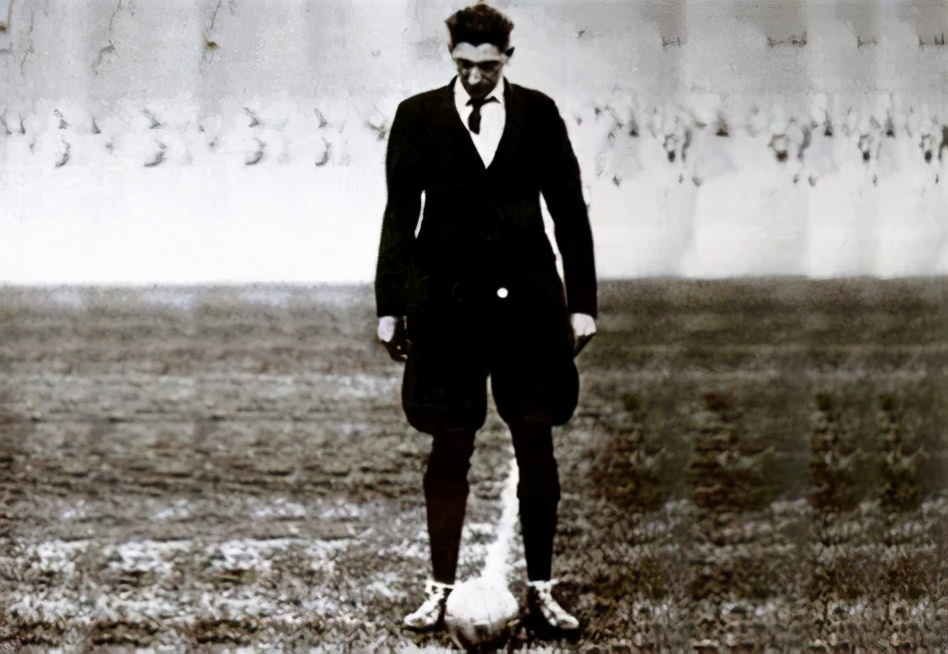 作为一个足球裁判员必须懂得什么,足球裁判的四个成长阶段