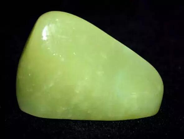 捡到这些石头不要扔真的很值钱,哪些石头价值连城千万别扔