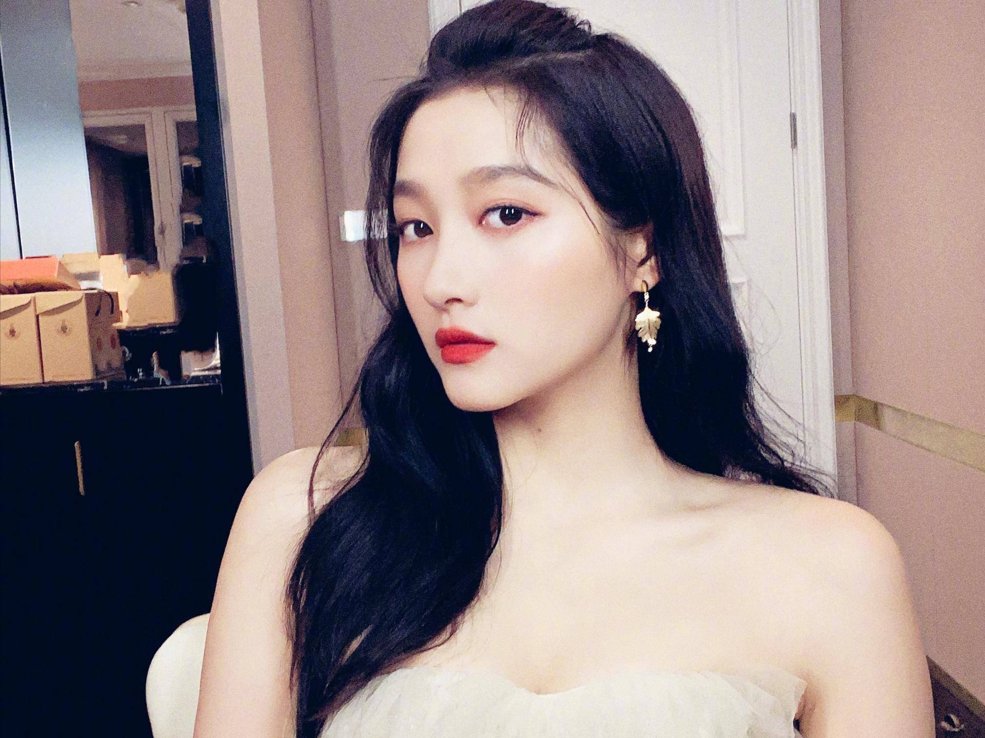 关晓彤左手戒指成亮点,关晓彤戒指戴在哪个手上