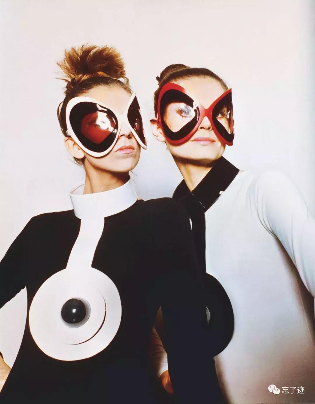 太空时代服装图片,太空科学实验服