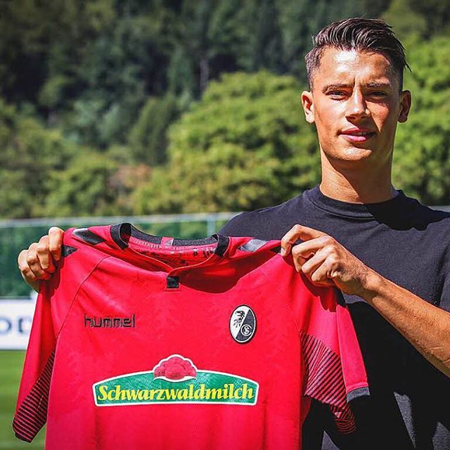 拜仁年轻中卫德国人,德国足球队中卫科赫