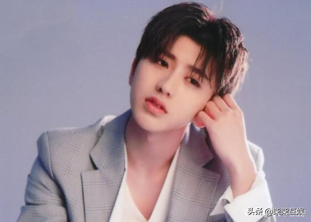 蔡徐坤童年旧照合集照片,蔡徐坤童年旧照