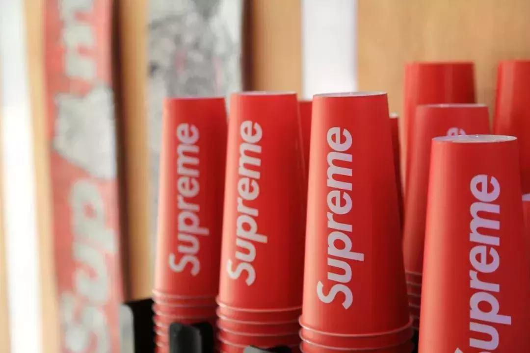 supreme潮牌来啦,supreme潮牌奶茶