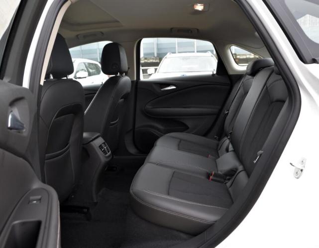 对比思域的国产轿车,别克威朗2020款领先型落地多少