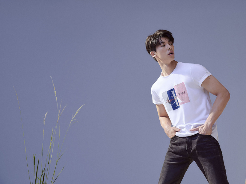 池昌旭黑色冲锋衣,池昌旭纯黑西装