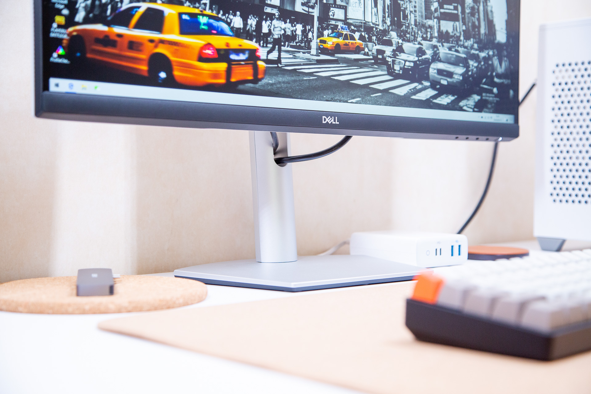 戴尔32寸4k显示器144hz测评,戴尔s2721qs显示器测评