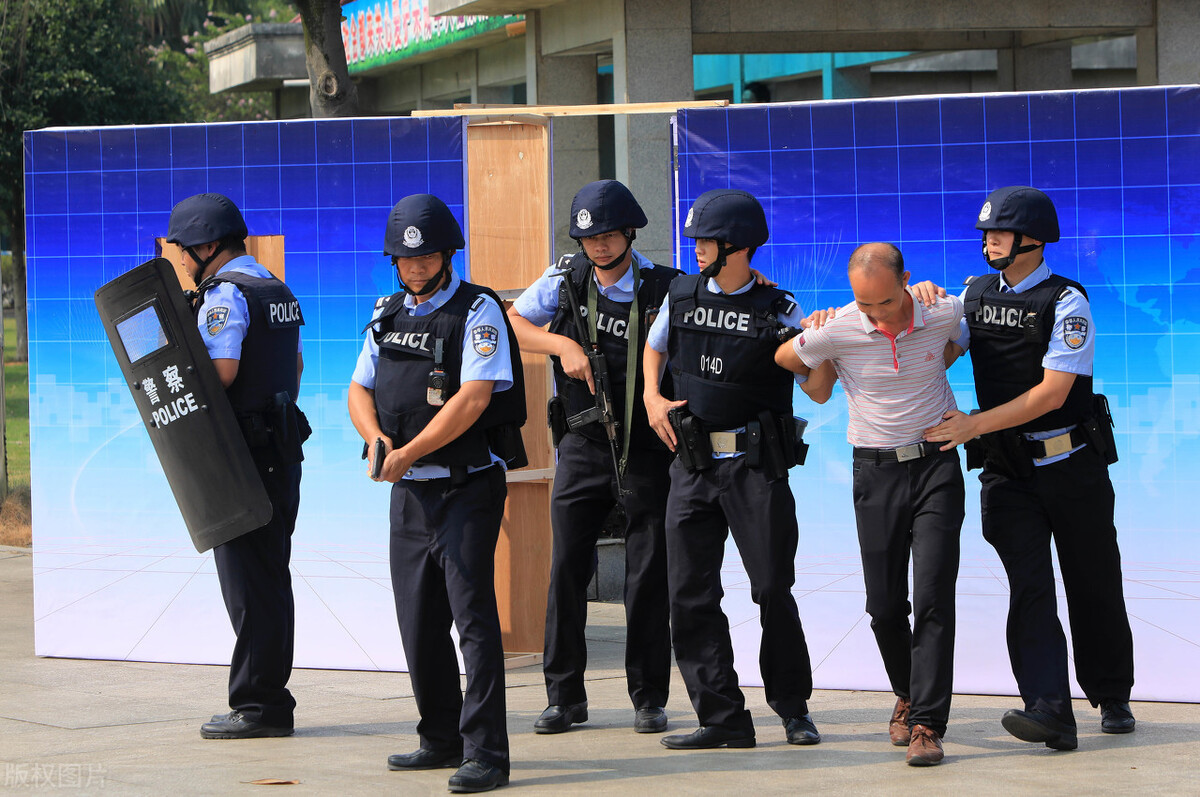 游戏外挂属于什么犯罪,游戏外挂犯法判几年