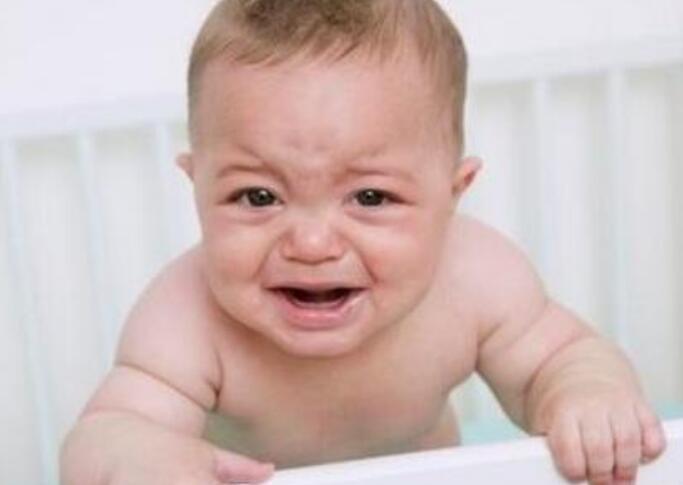 宝宝五六天不排便便秘严重,宝宝几天不拉大便攒肚说明什么啊