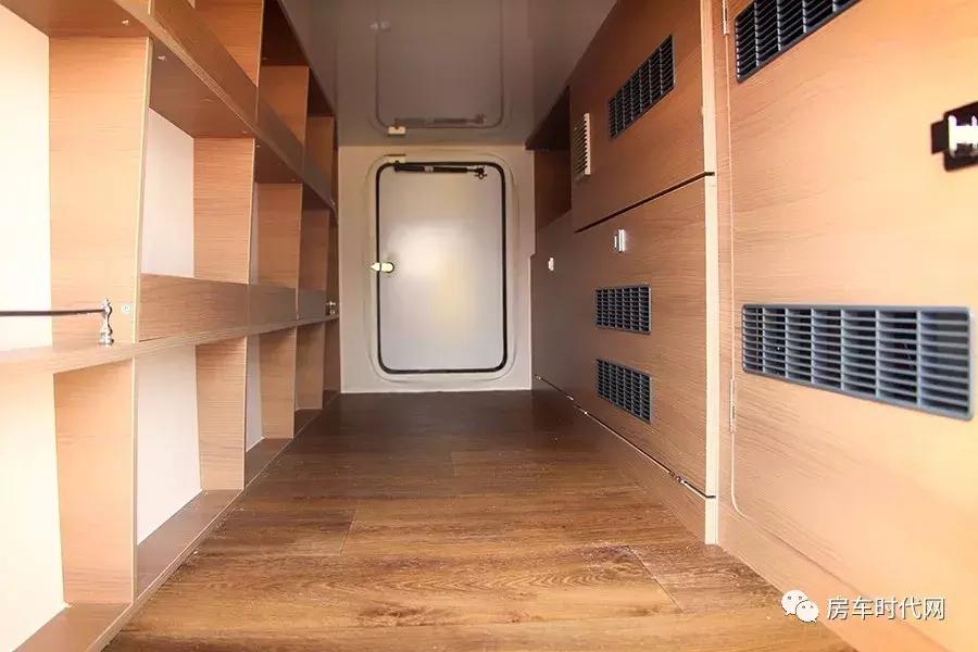 旌航依维柯欧胜c型自动挡房车,旌航最美观又适用的小额头房车
