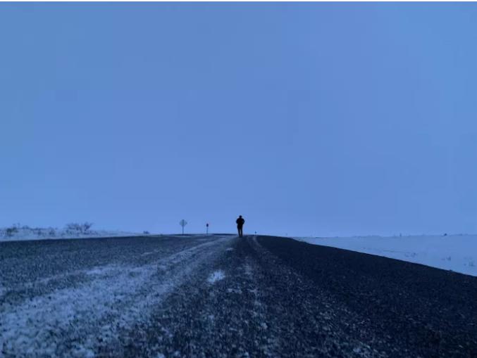 地球从南极到北极环绕一圈,地球跑一圈