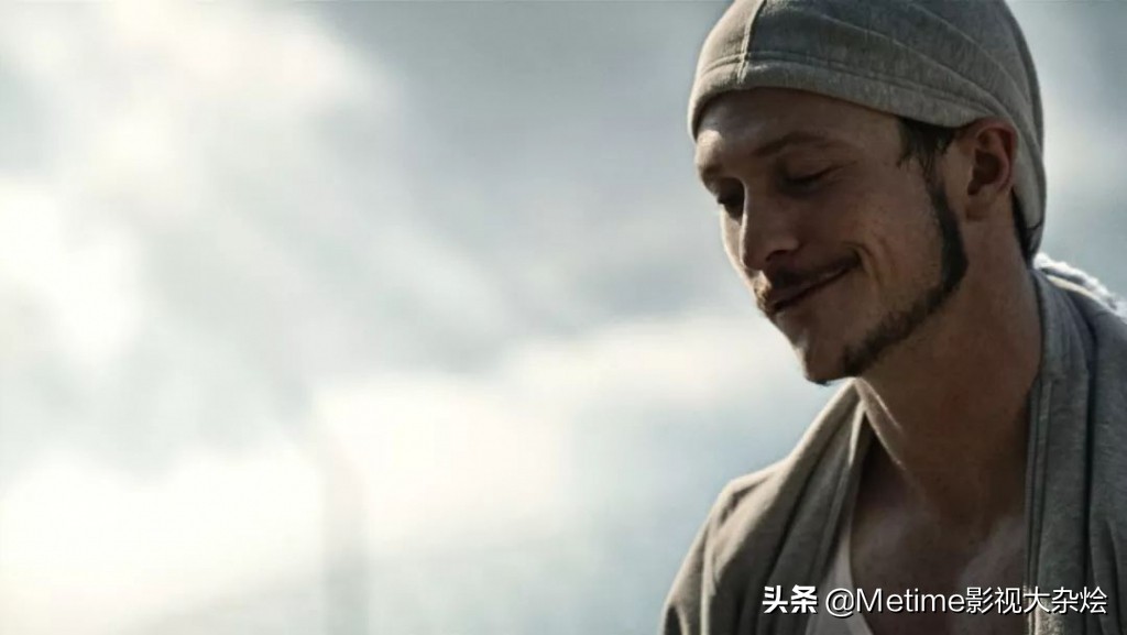 《美国众神》第二季：很多人说它主打大尺度，远不止这么简单