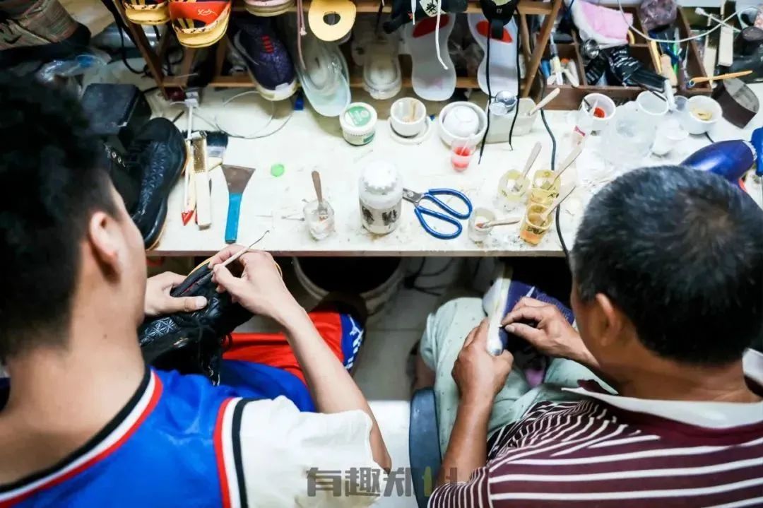 90后男孩子创业做什么工作,郑州27岁小伙修鞋创业