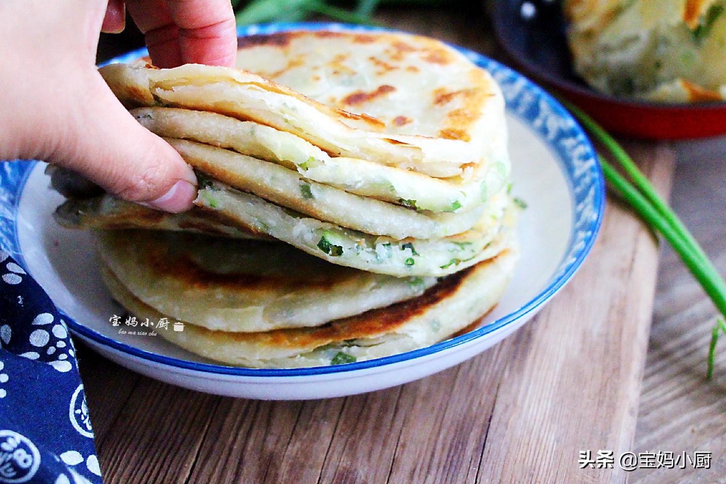 在家怎么做又薄又好吃的饼,又软又蓬松还嚼劲十足的饼如何做