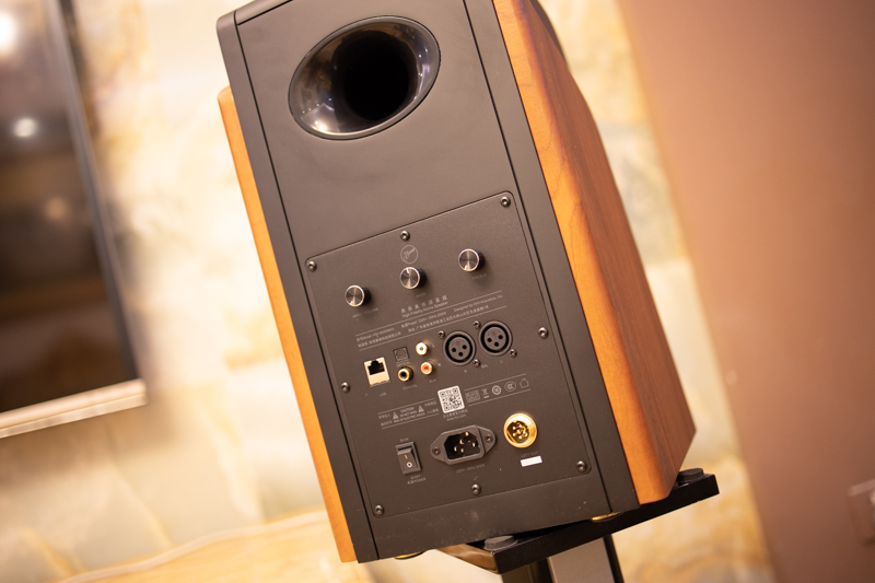 惠威m300mk2是多媒体音箱吗,客厅嵌入式音箱