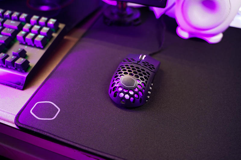 酷冷至尊mm711鼠标测评,酷冷至尊mp511鼠标垫