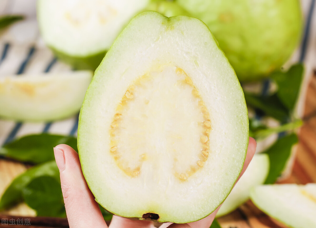 红肉芭乐是什么口感,芭乐有白肉和红肉的吗