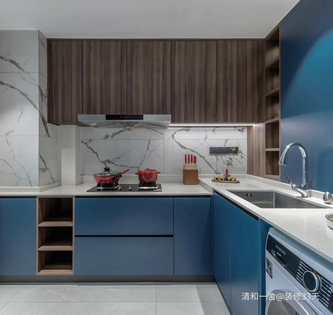 极简装修厨房前玄关设计高级感,厨房变宽敞好物