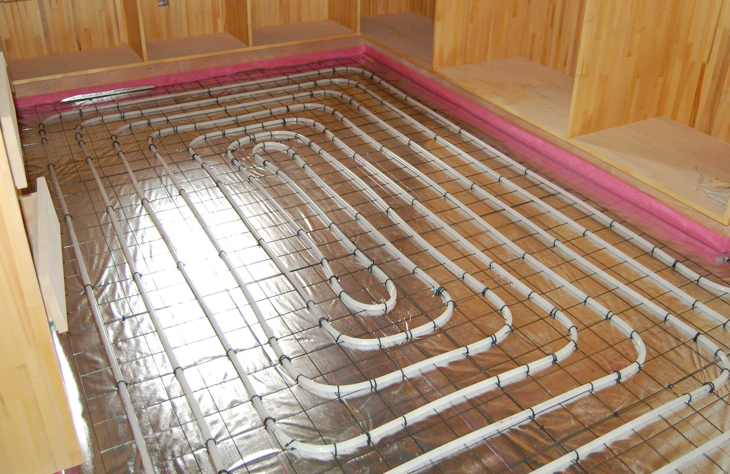 电地暖和水地暖使用哪个费用高,电地暖和水地暖使用费用对比