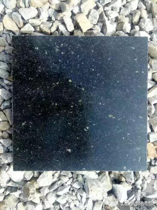 花岗岩黑色的是石英吗,景观石材花岗岩黑色