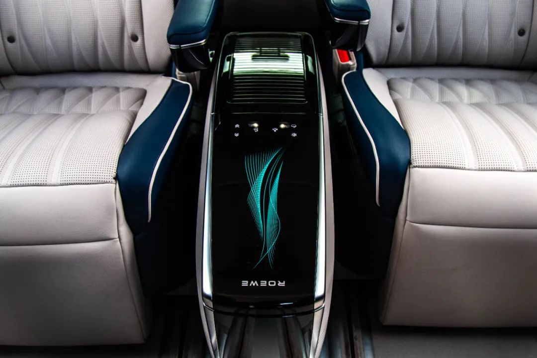 「试驾」荣威iMAX8,国产MPV的春天要来了?