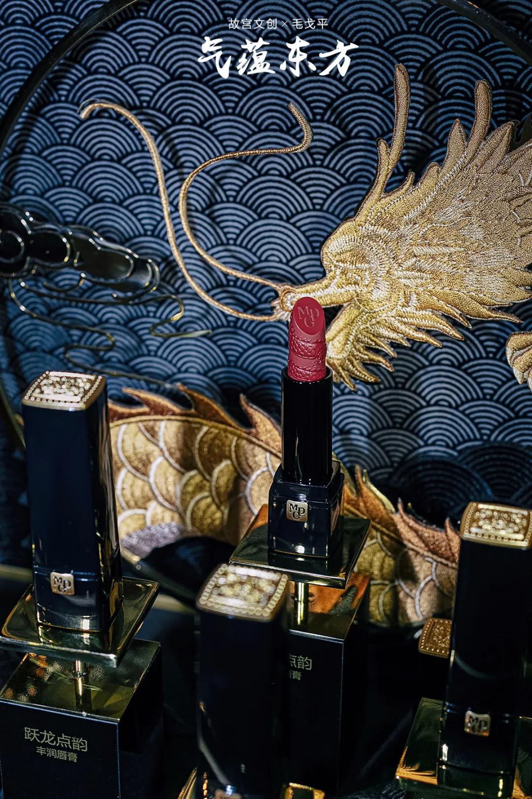 中国彩妆刷爆ins！背后“神仙”藏不住了！我：寄头可以包邮吗？